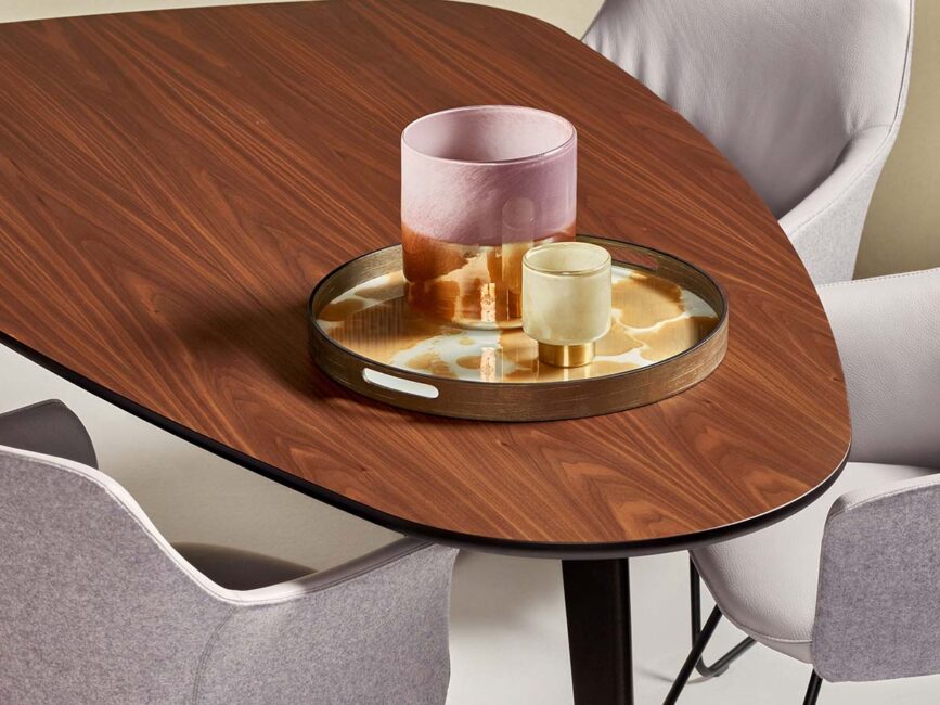 Leolux Bondi tafel
