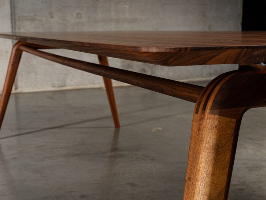Seuren Pitcher tafel