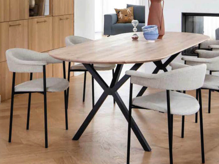 StudioMIK. Casco tafel