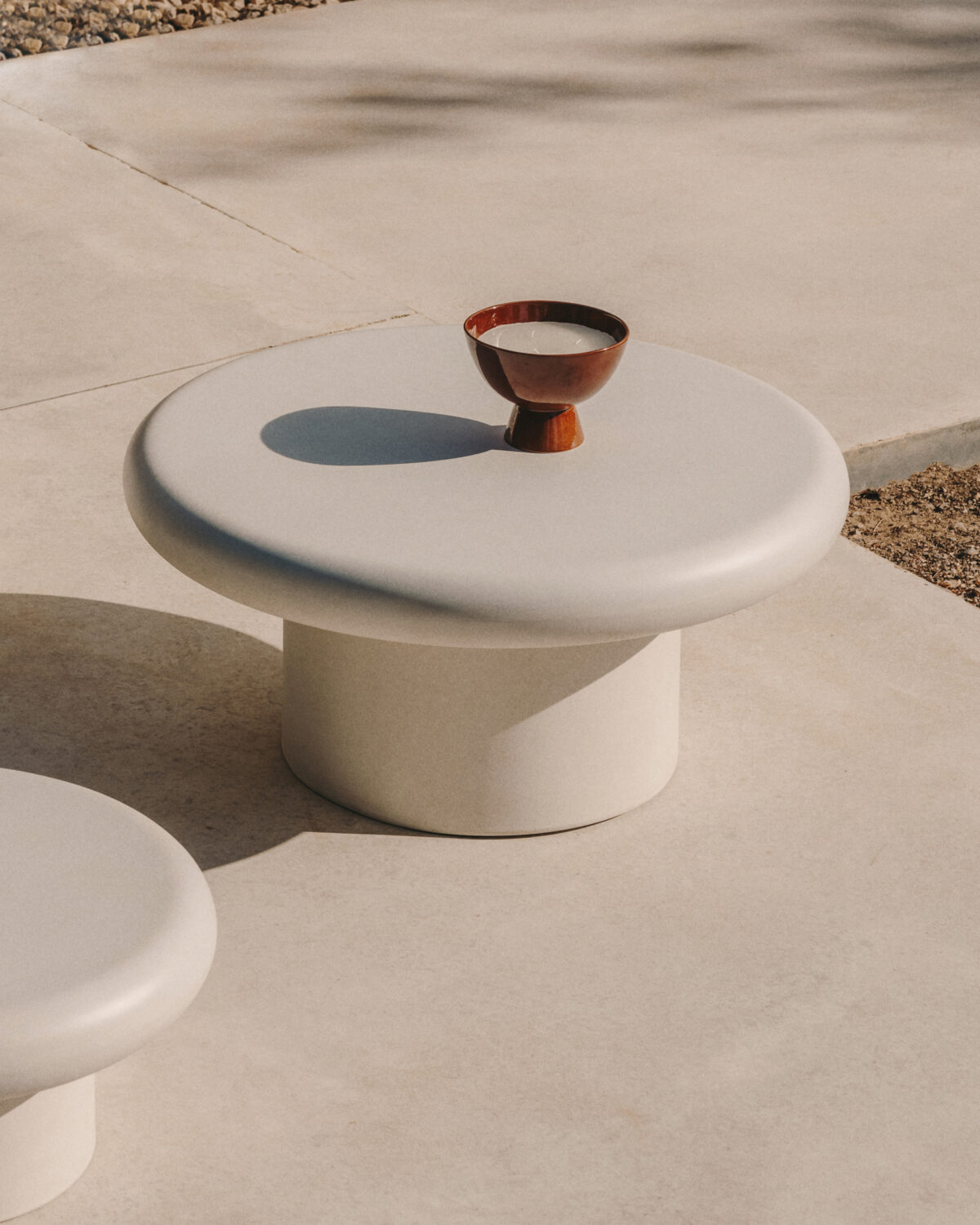 Kave Home Salontafel Addaia van wit cement Ø90 cm - Afbeelding 2