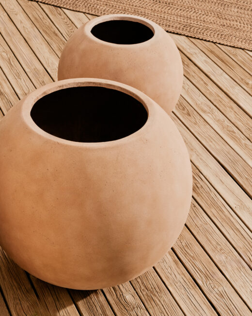 Kave Home Solna bloempot met terracotta-effect Ø66 cm