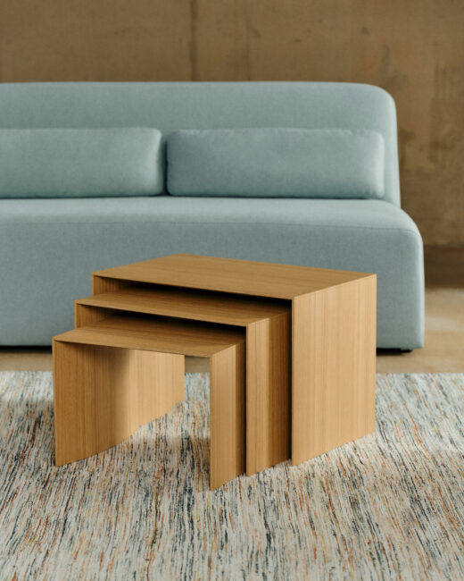 Kave Home Litto set van 3 in elkaar passende bijzettafels van eikenfineer met een natuurlijke afwerking FSC Mix Credit 60 x 40 / 51 x 36 / 42 x 31 cm