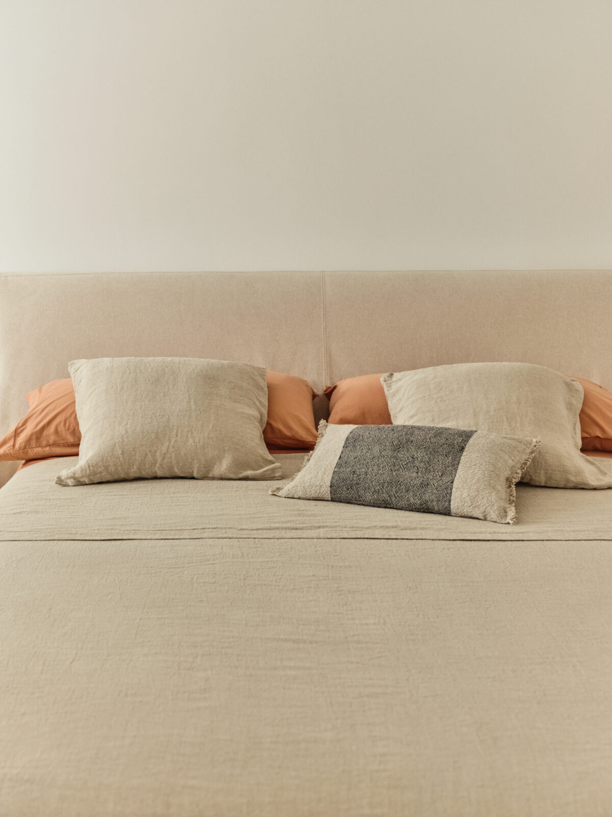 Kave Home Blok bed met afneembare hoes, ecru, voor matras van 160 x 200 cm FSC Mix Credit - Afbeelding 3