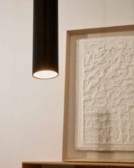 Kave Home Andia plafondlamp van aluminium met zwart gelakte afwerking