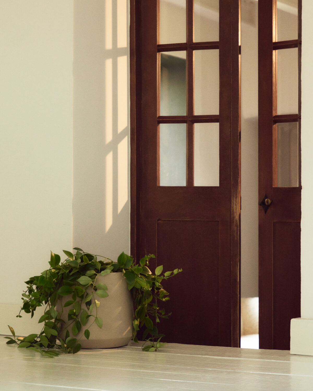 Kave Home Calun beige bloempot van cement Ø 32 cm - Afbeelding 2