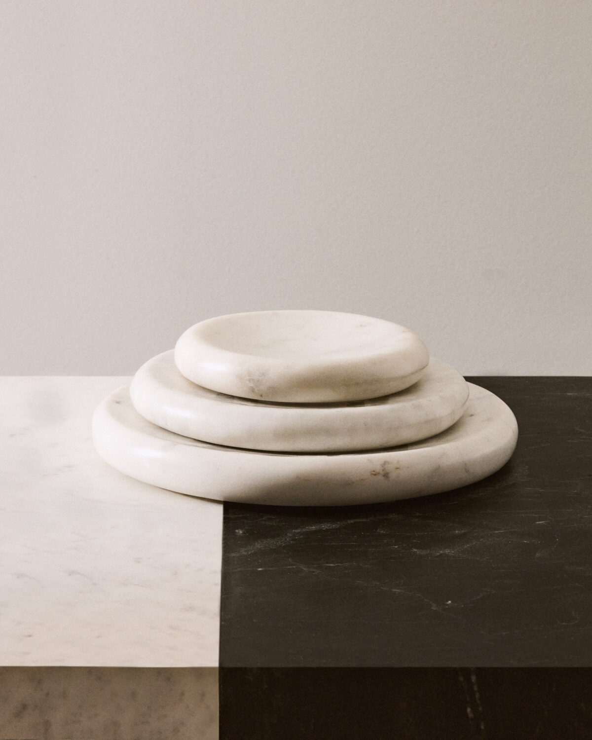 Kave Home Obena wit dienblad van marmer Ø 15 cm - Afbeelding 4