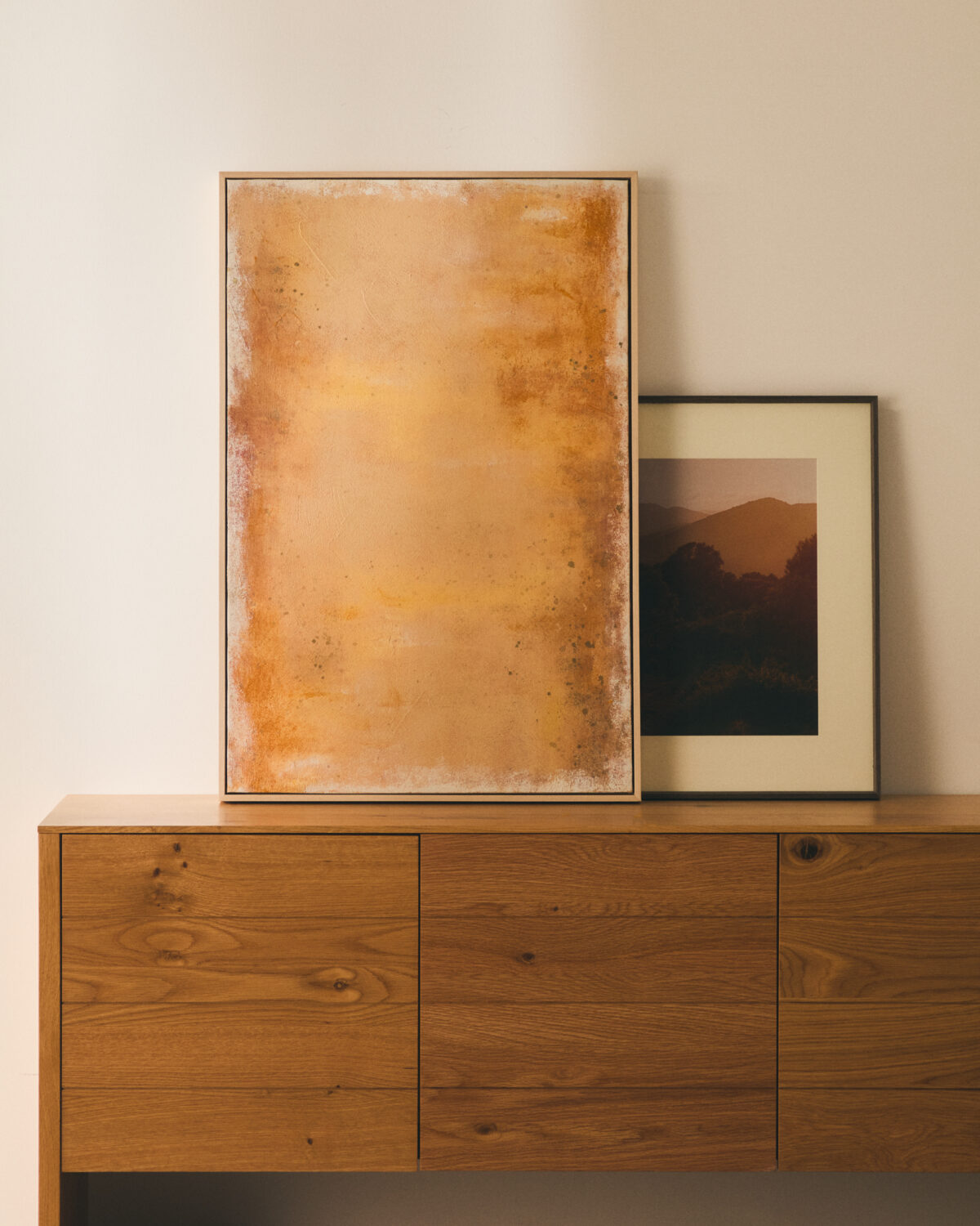 Kave Home Selnar abstract schilderij geel 60 x 90 cm - Afbeelding 4