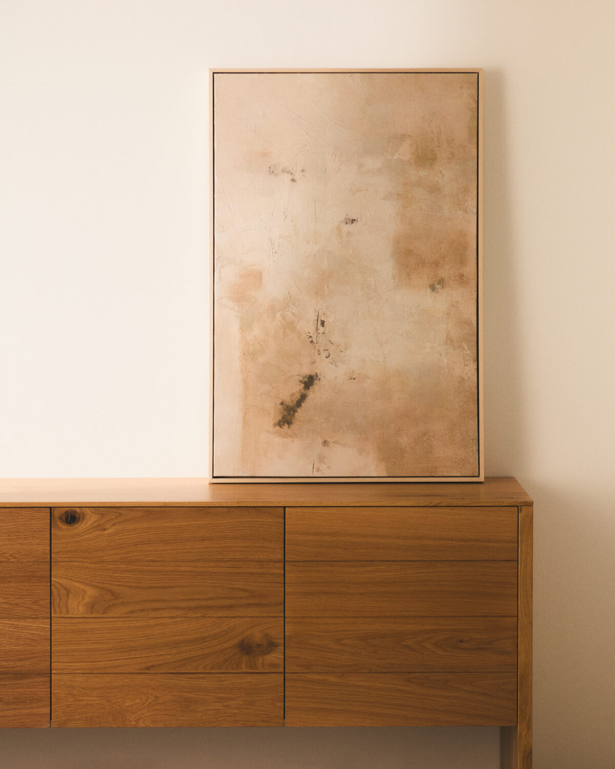 Kave Home Silpa abstract schilderij beige 60 x 90 cm - Afbeelding 2