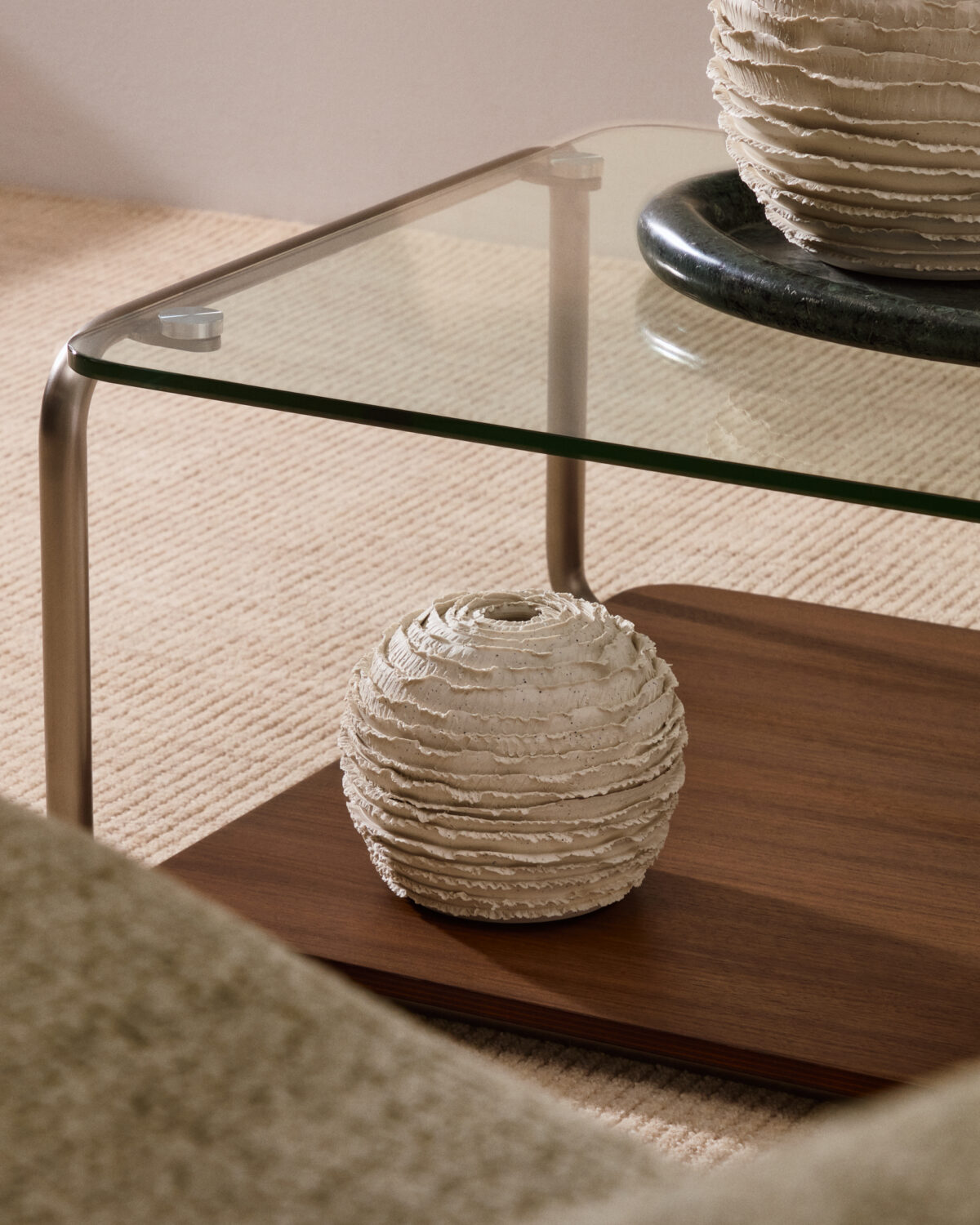 Kave Home Evania vaas van beige keramiek 15,5 cm - Afbeelding 2