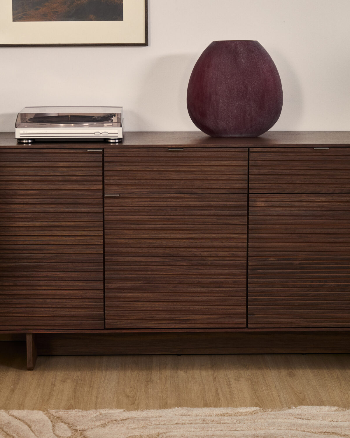 Kave Home Vaas Rovena van bordeaux glas 33,5 cm - Afbeelding 4