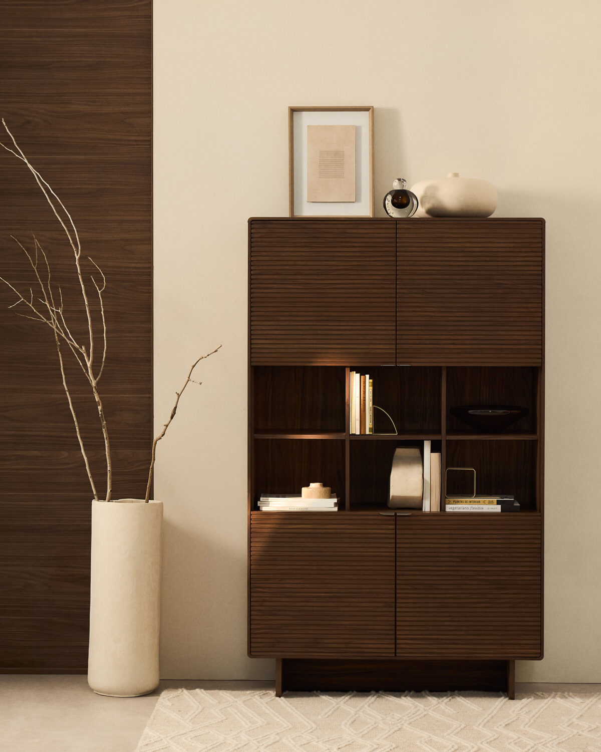 Kave Home Norlen hoog dressoir met 4 deuren in walnootfineer FSC Mix Credit 100 x 163 cm - Afbeelding 5