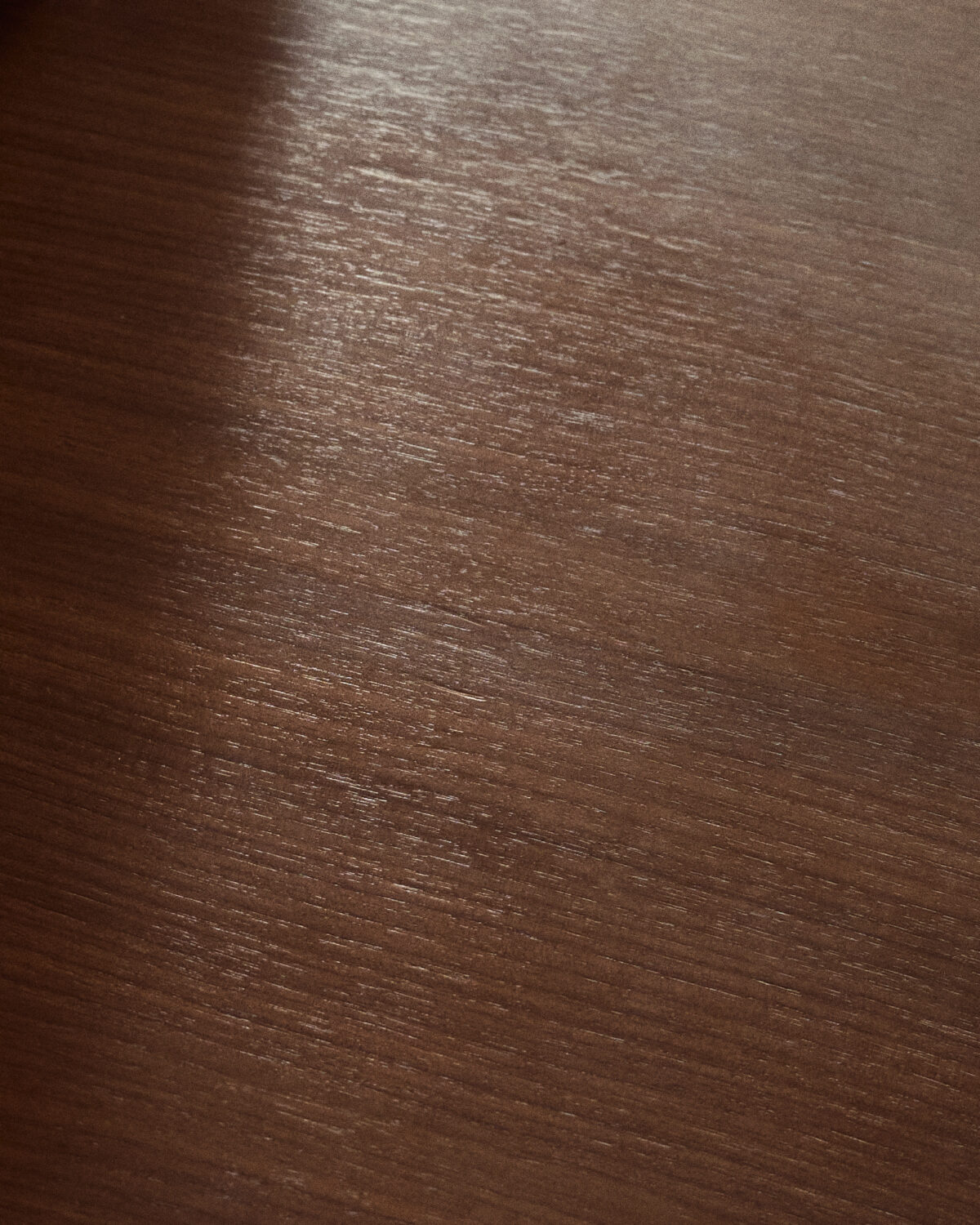 Kave Home Melvar tafel gemaakt van walnootfineer en poten en onderstel van geborsteld roestvrij staal 220 x 110 cm - Afbeelding 4