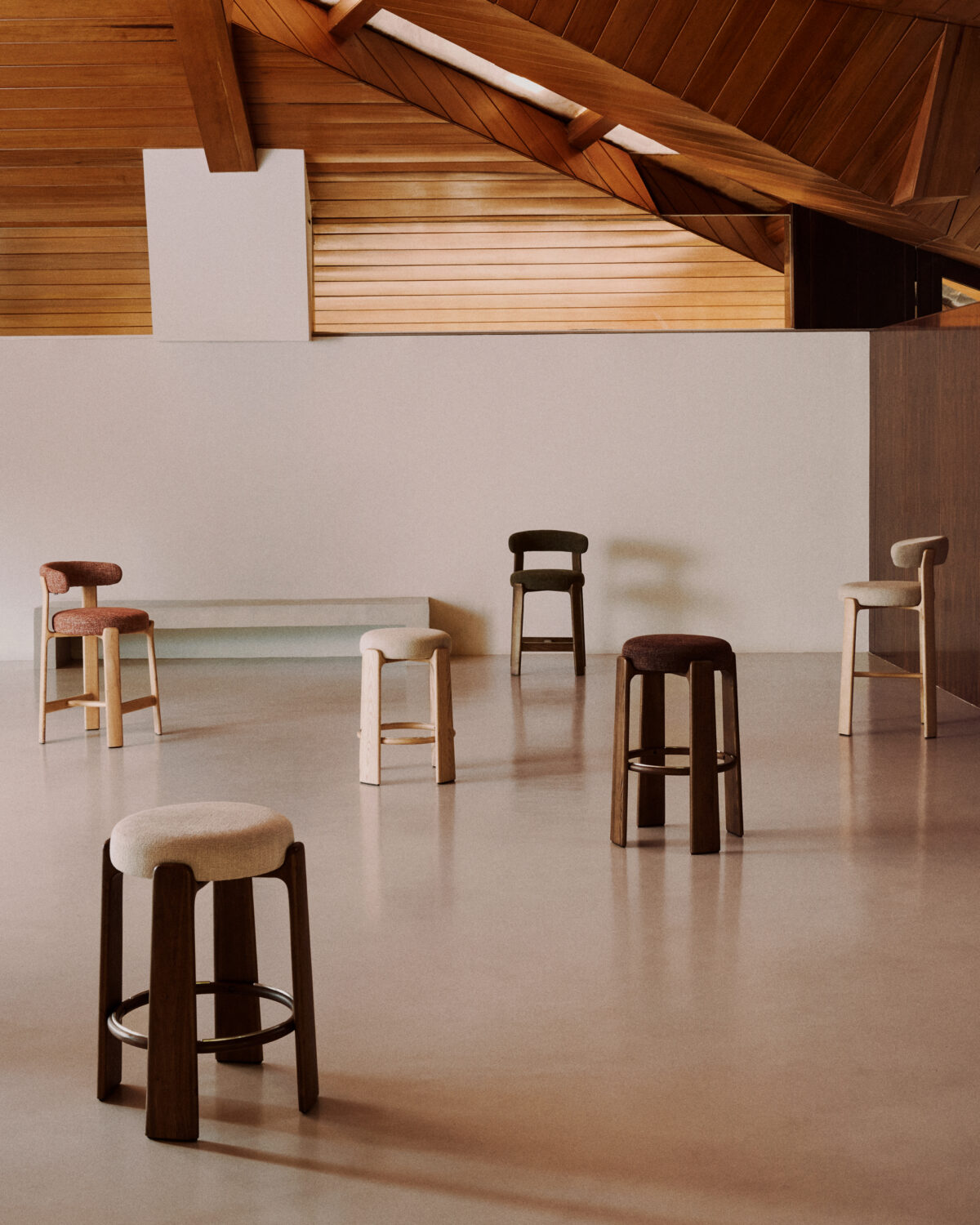 Kave Home Granite kruk in terracotta chenille en massief essenhout met naturelkleurige afwerking FSC 100% 75 cm - Afbeelding 4