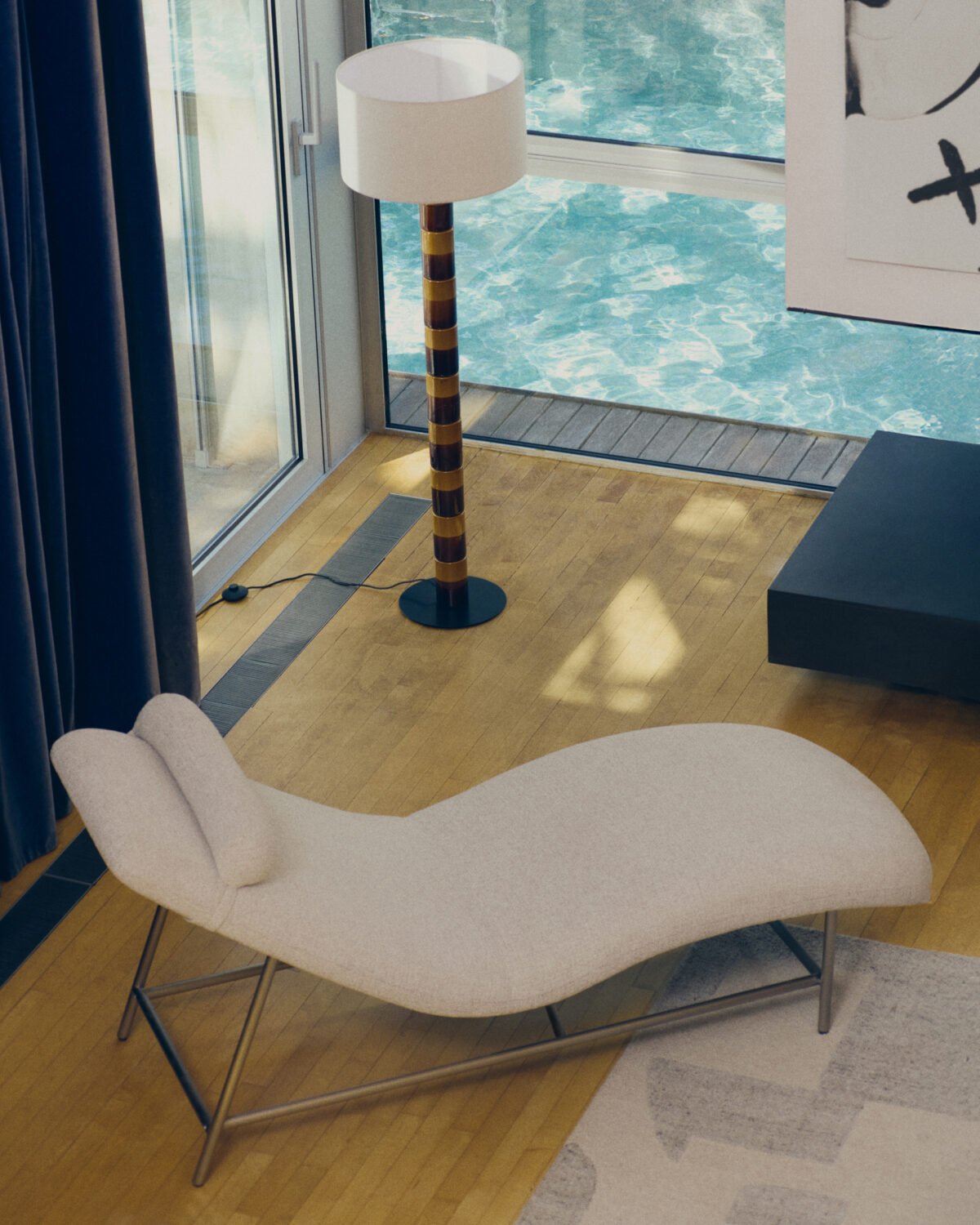 Kave Home Mavran staande lamp met keramieken voet in bruin en mosterdgeel en lampenkap van katoen - Afbeelding 4