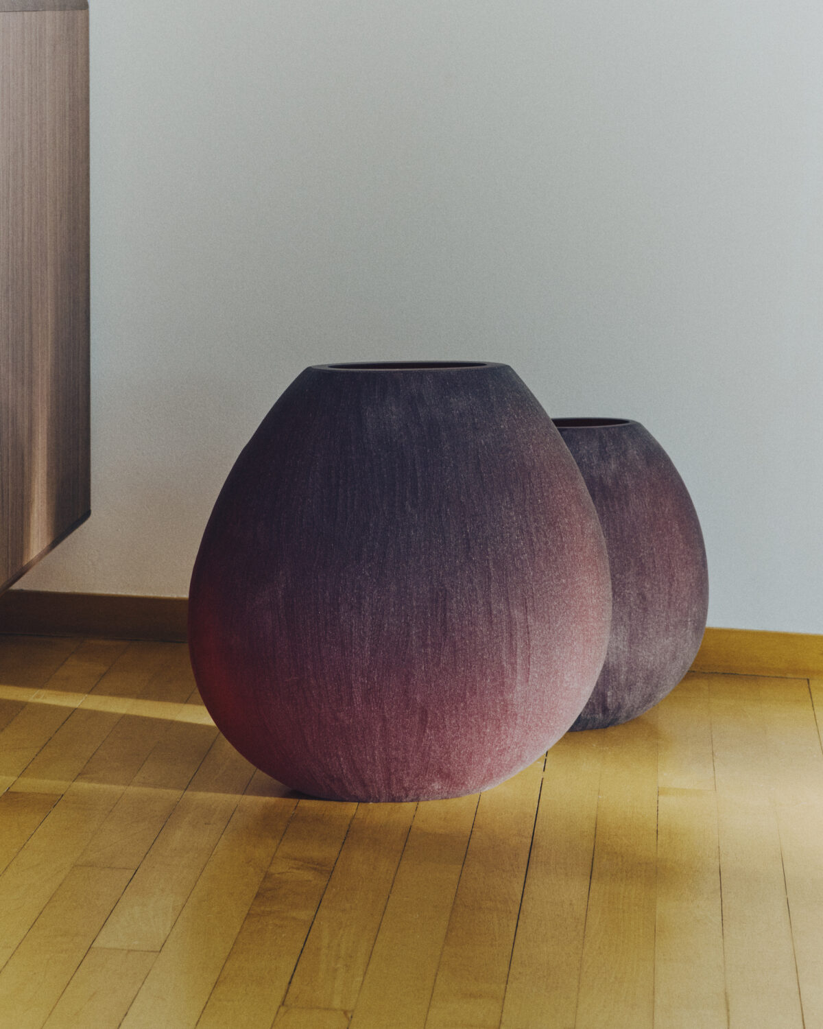 Kave Home Vaas Rovena van bordeaux glas 43,5 cm - Afbeelding 2