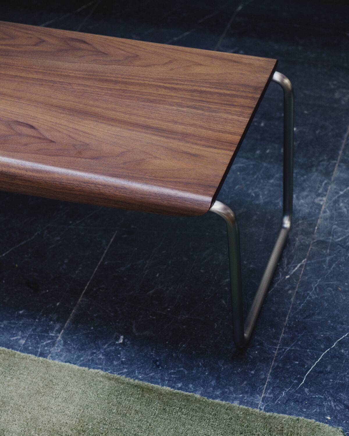 Kave Home Tarsel bank gemaakt van  walnootfineer met geborsteld roestvrij stalen frame 142 cm - Afbeelding 3