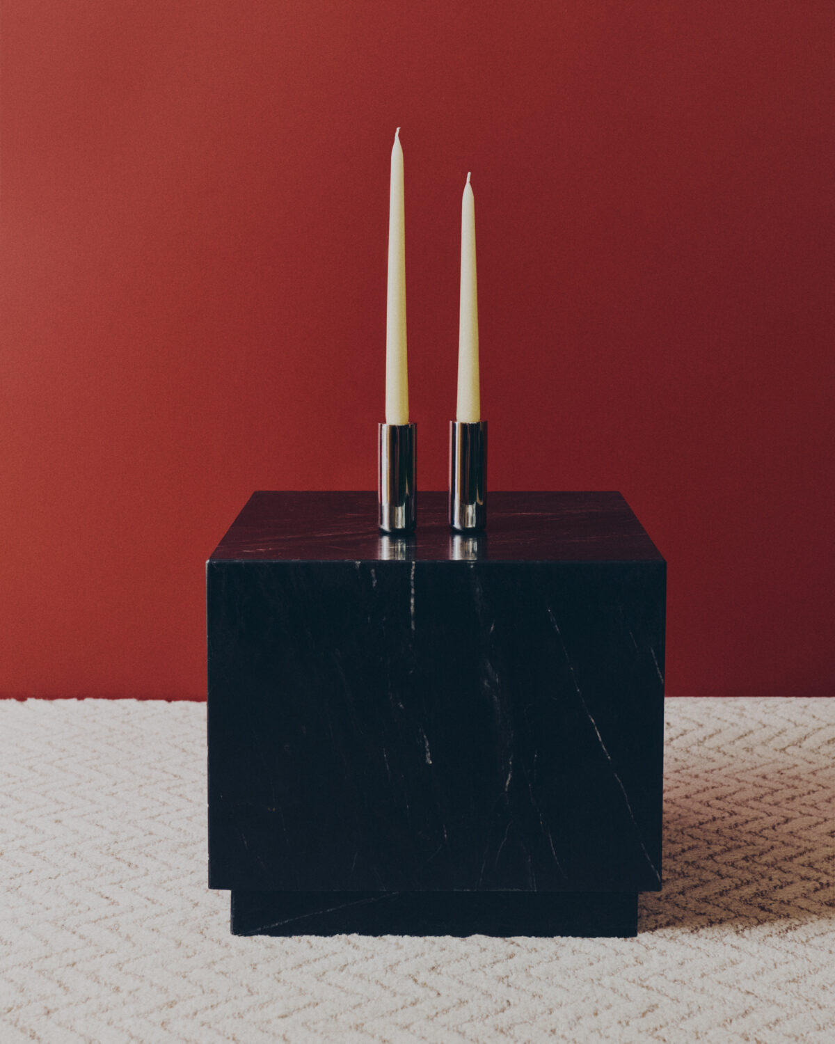 Kave Home Sorein zwarte bijzettafel van marmer 40 x 40 cm - Afbeelding 5