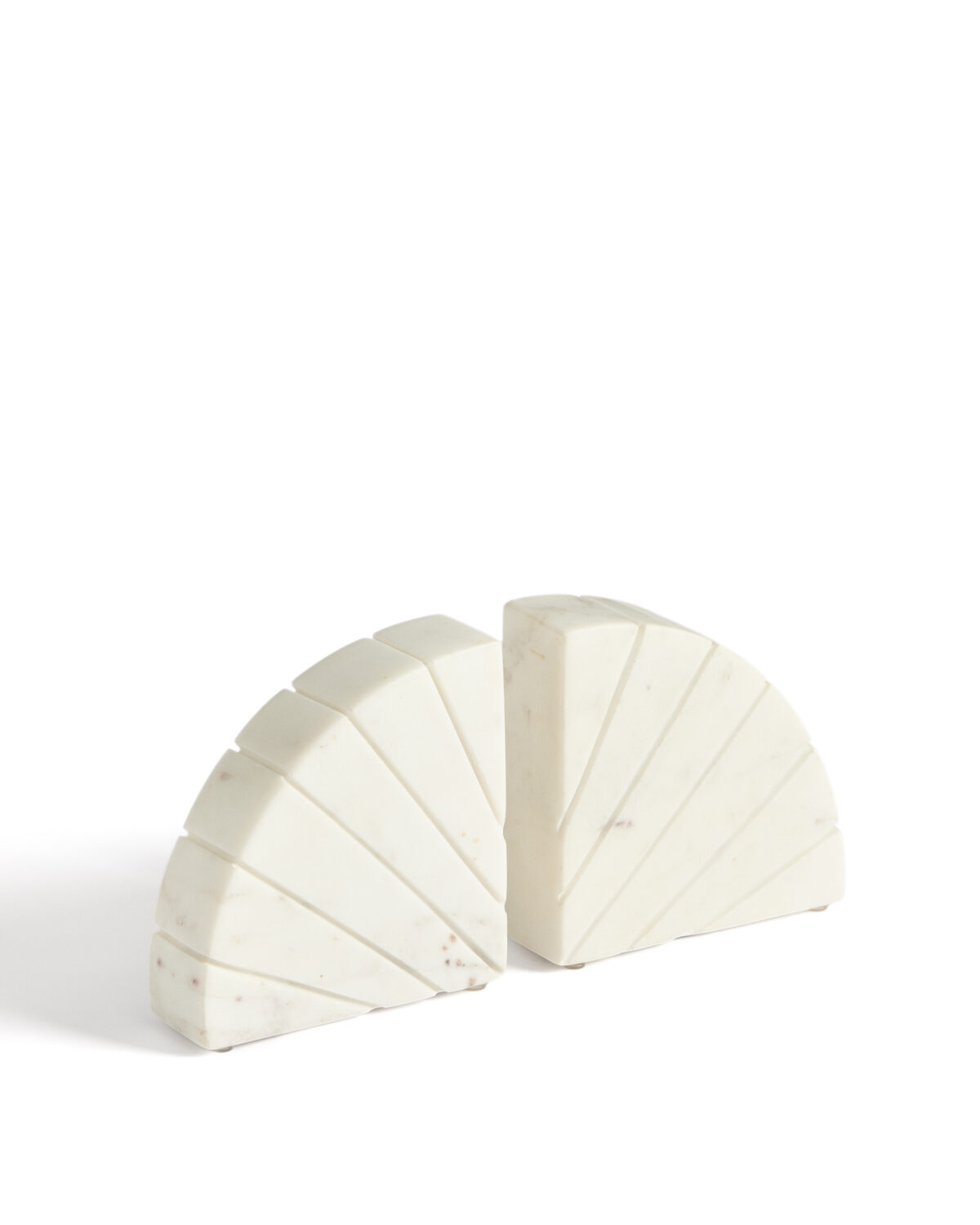 Kave Home Serela witte boekensteun van marmer