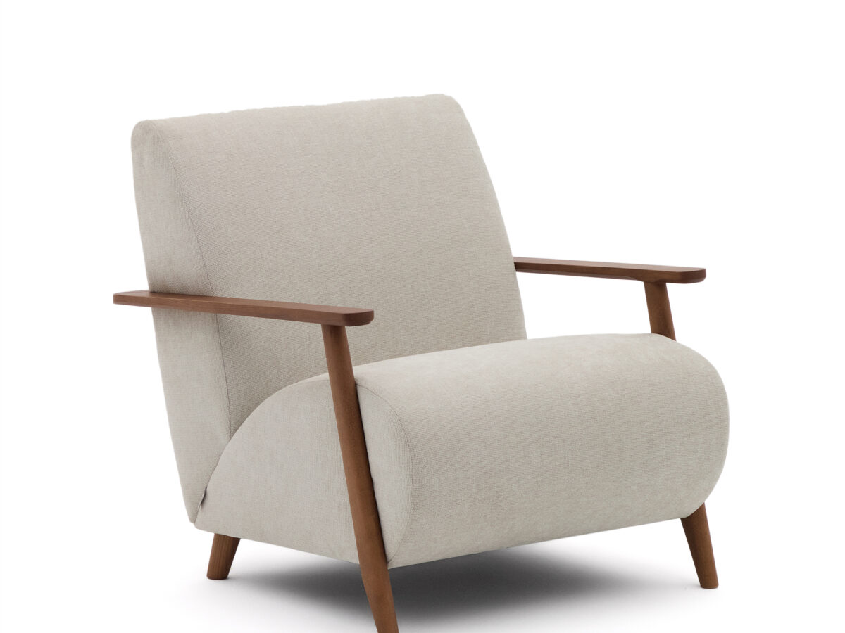 Kave Home Meghan fauteuil van parel chenille massief essenhout met notenhout afwerking FSC Mix Credit