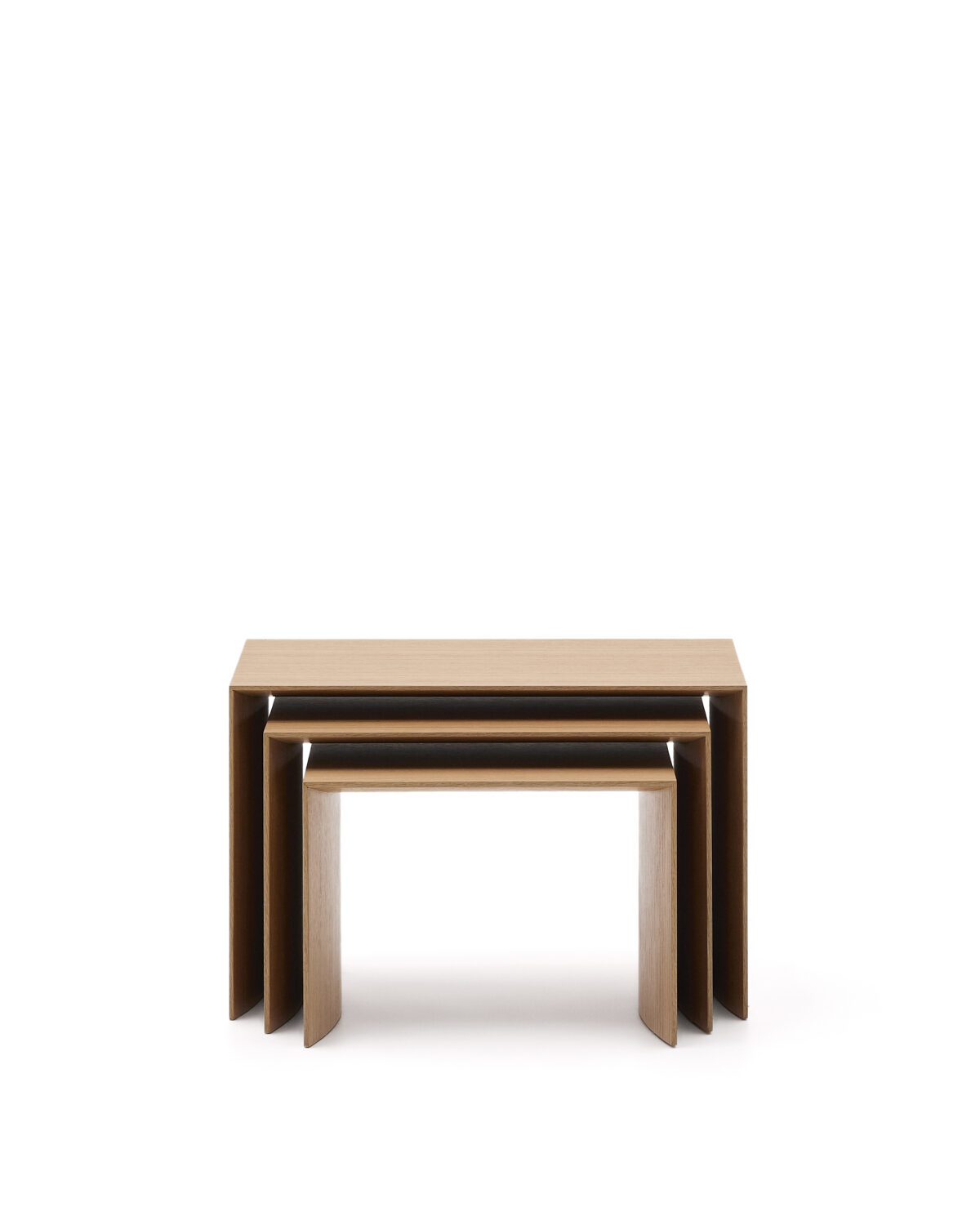 Kave Home Litto set van 3 in elkaar passende bijzettafels van eikenfineer met een natuurlijke afwerking FSC Mix Credit 60 x 40 / 51 x 36 / 42 x 31 cm