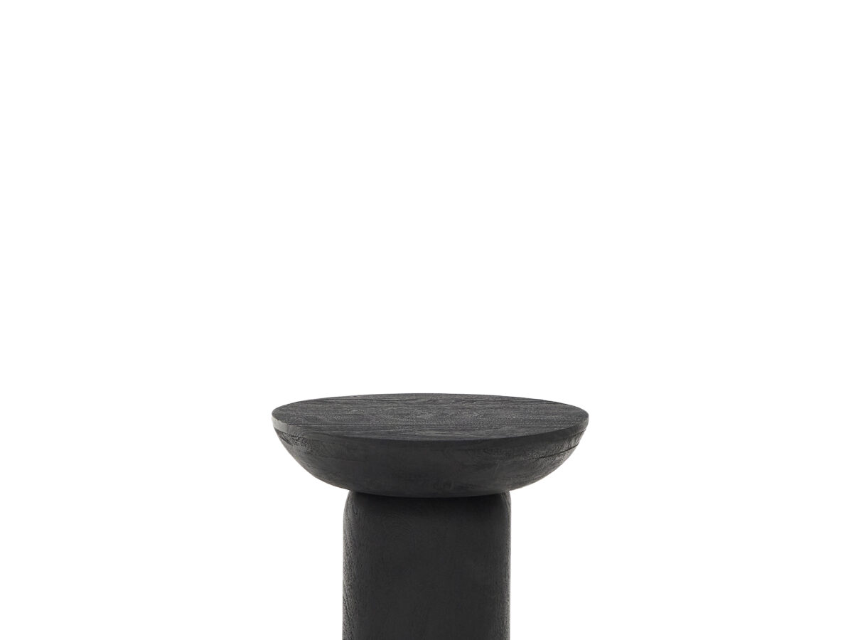 Kave Home Ambra bijzettafel van massief acaciahout met afwerking in zwart FSC 100% Ø50 cm