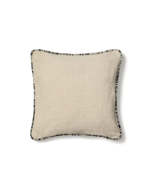 Kave Home Enari kussenhoes van 100% katoen in beige en contrasterende zwarte bies 50 x 50 cm