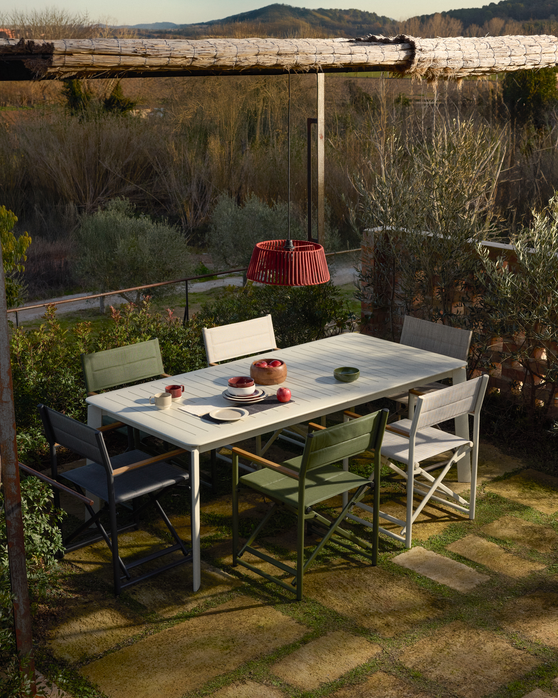 Kave Home Tisno klapstoel voor buiten in taupe aluminium en taupe texteline - Afbeelding 4