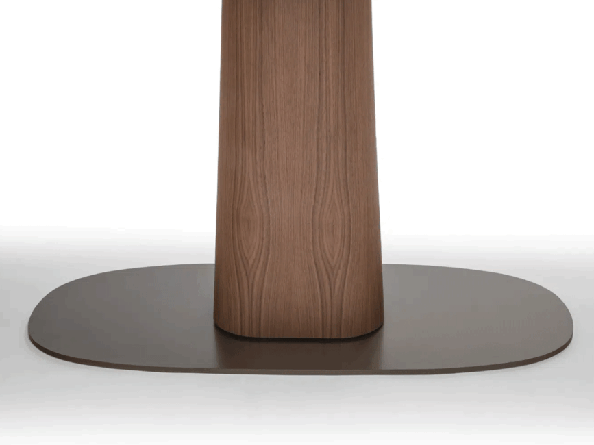 Bree's New World Storq tafel
