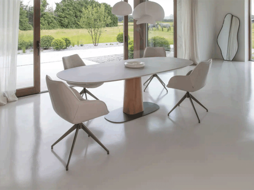 Bree's New World Storq tafel