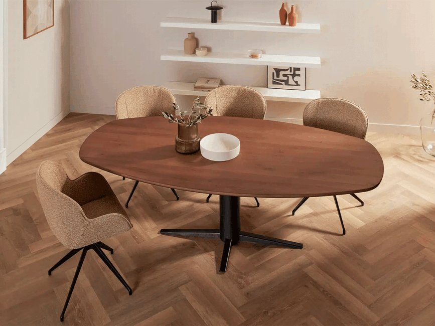 Bree’s New World Thor Superellips tafel