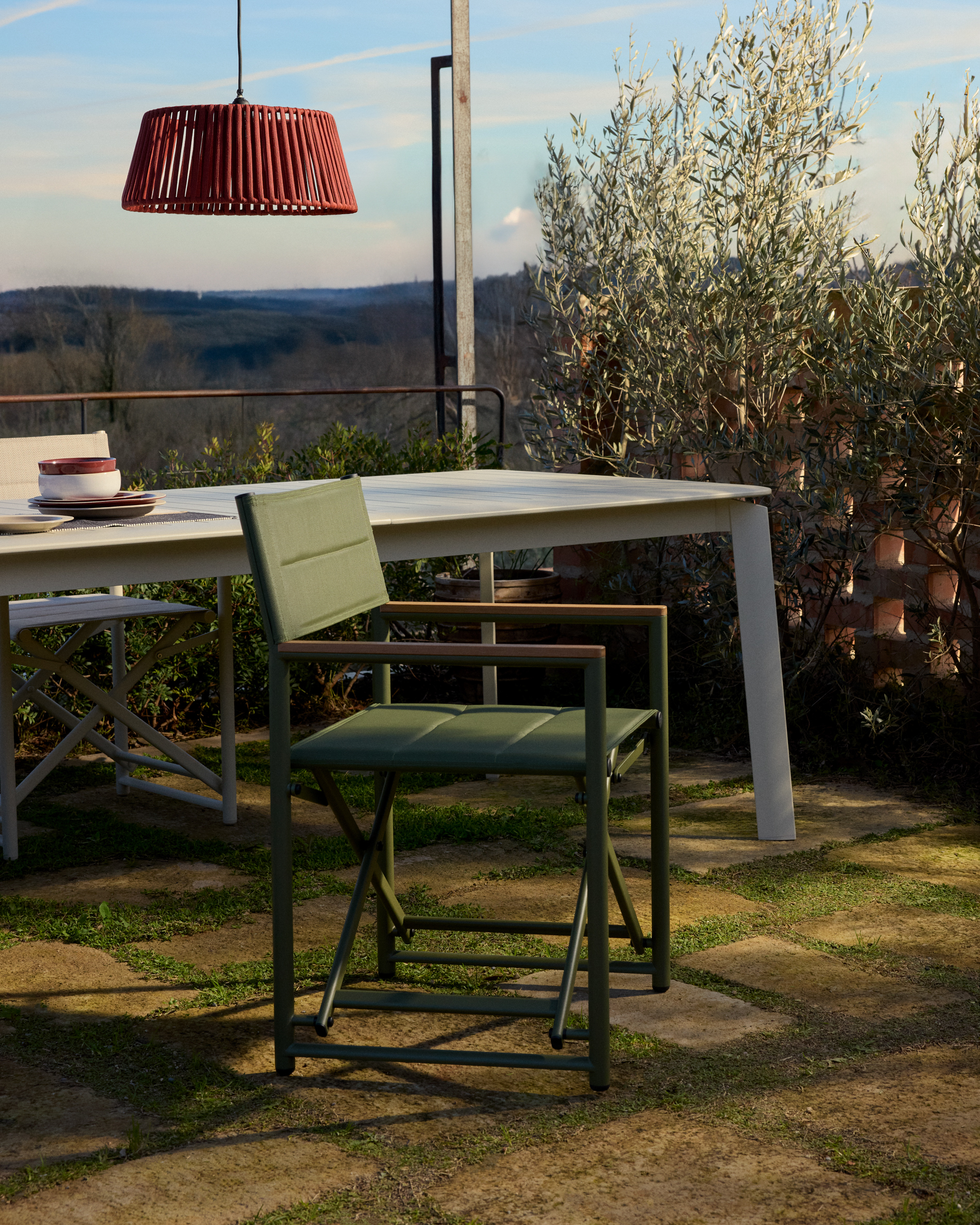 Kave Home Tisno klapstoel voor buiten in groen aluminium en groene texteline - Afbeelding 2