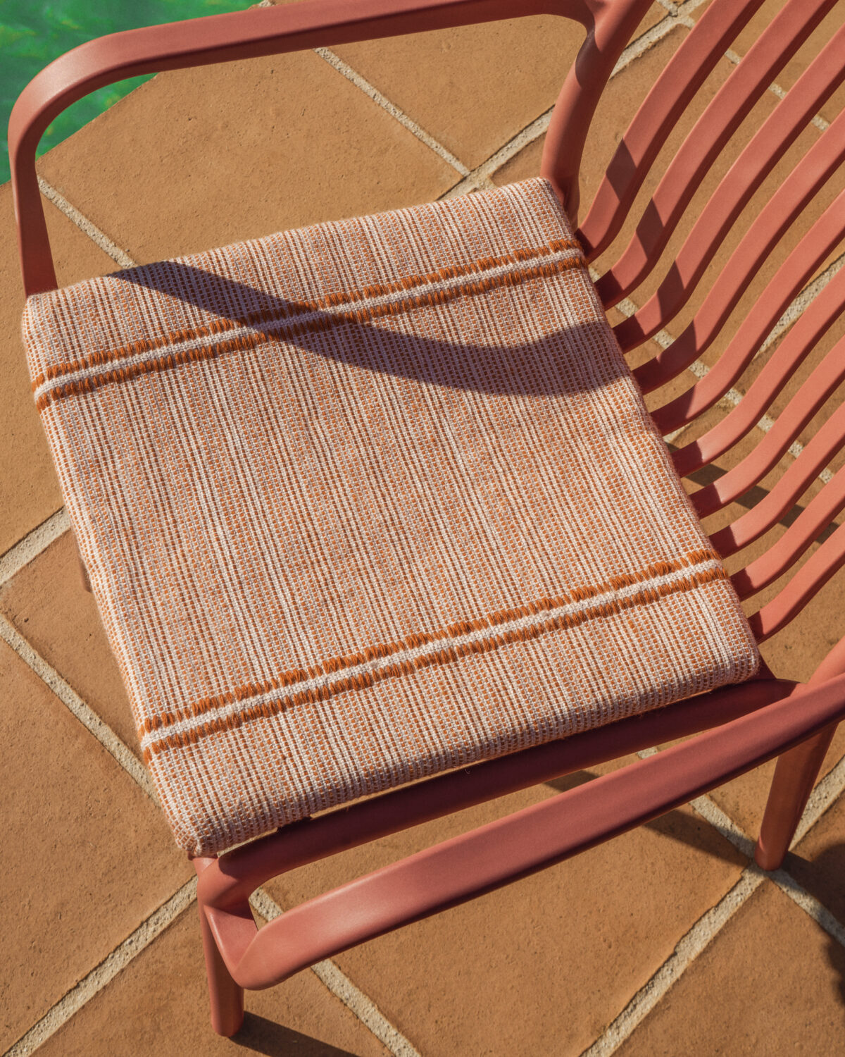 Kave Home Drati oranje stoelkussen van 100% PET 40 x 40 cm - Afbeelding 2