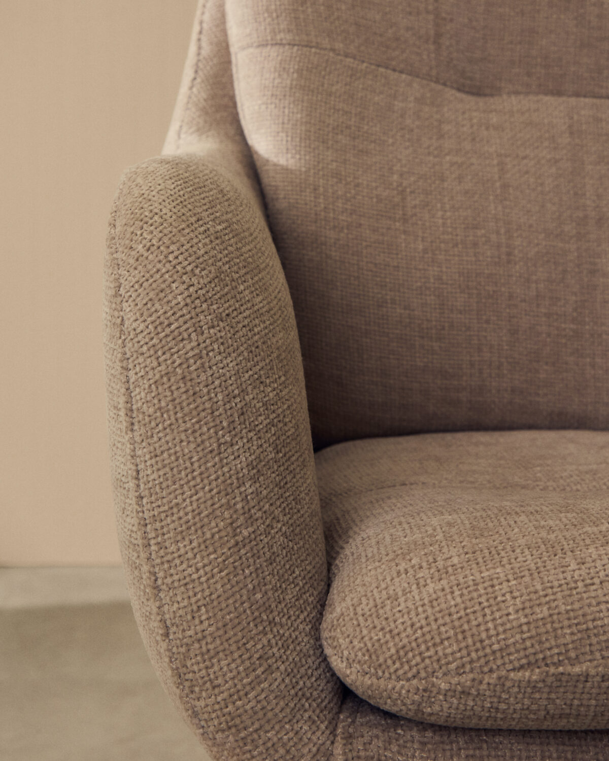 Kave Home Lexa draaistoel in beige chenille en stalen poten met beige afwerking - Afbeelding 12