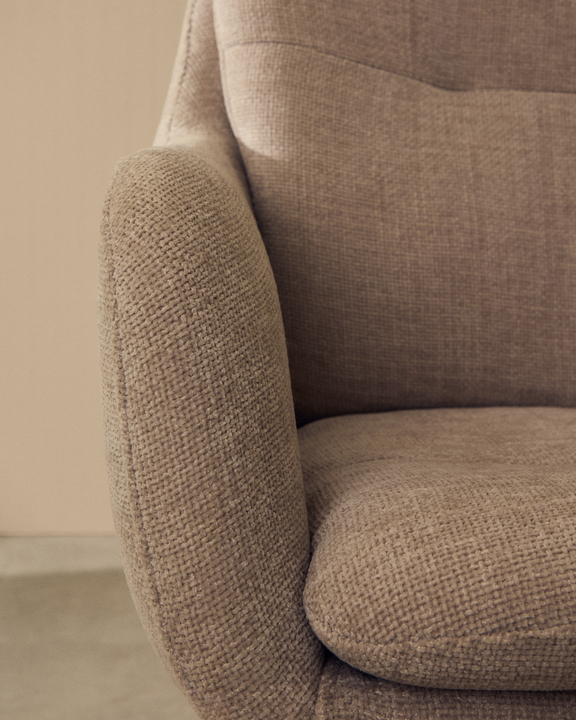 Kave Home Lexa draaistoel in beige chenille en stalen poten met beige afwerking - Afbeelding 12