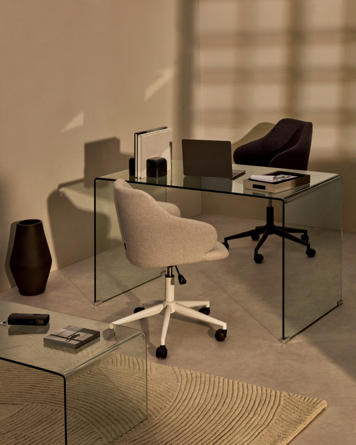 Kave Home Burano glazen tafel 125 x 70 cm - Afbeelding 7