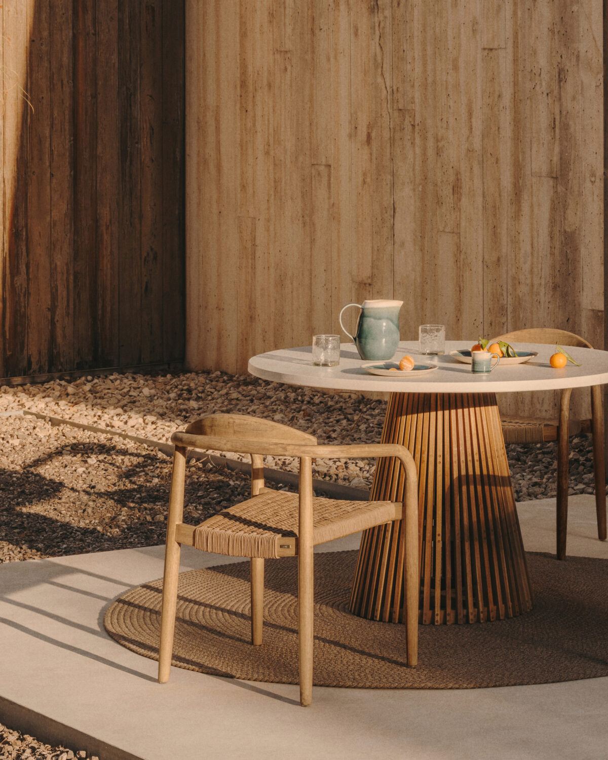 Kave Home Nina stapelbare stoel van massief acaciahout en beige touw FSC 100% - Afbeelding 3