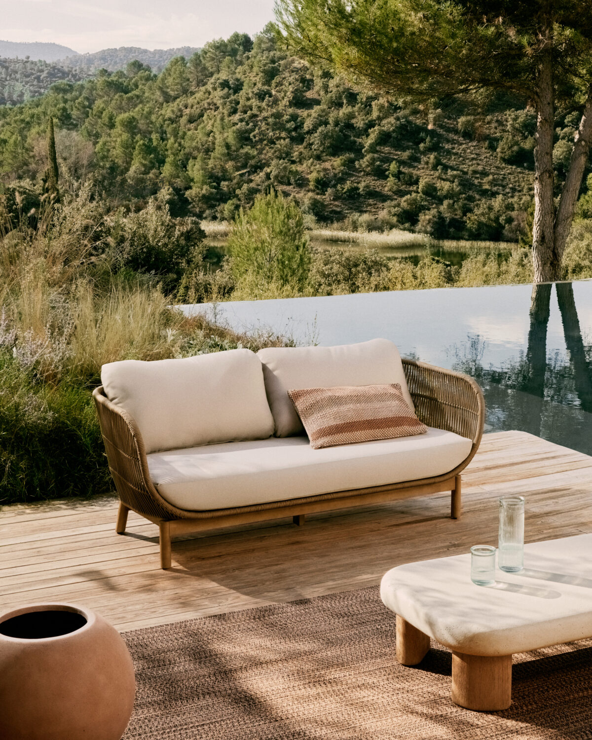 Kave Home Catalina 3-zitsbank gemaakt met beige touw en FSC massief acaciahout 170 cm - Afbeelding 2
