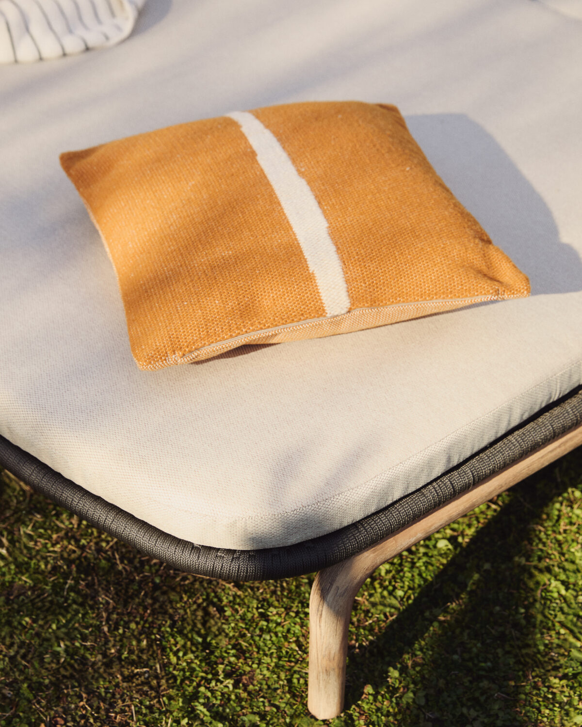 Kave Home Daila oranje kussenhoes met Ikat-dessin 100% PET 50 x 50 cm - Afbeelding 3