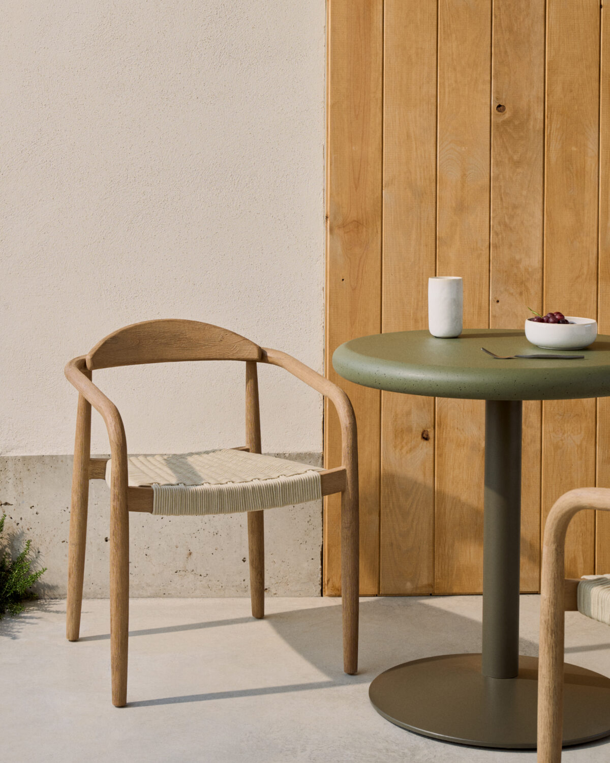 Kave Home Nina stapelbare stoel van massief acaciahout en ecru touw FSC 100% - Afbeelding 2
