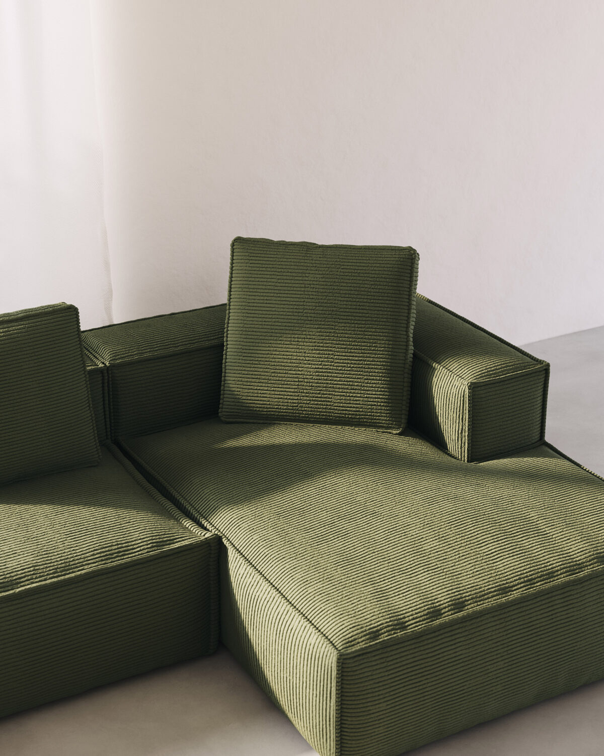 Kave Home Blok 4-zitsbank in dik groen ribfluweel en met chaise longue rechts 330 cm FSC Mix Credit - Afbeelding 12