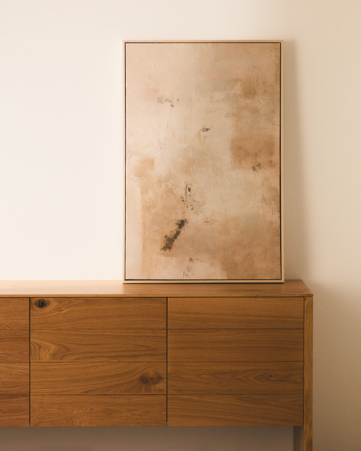 Kave Home Silpa abstract schilderij beige 60 x 90 cm - Afbeelding 9