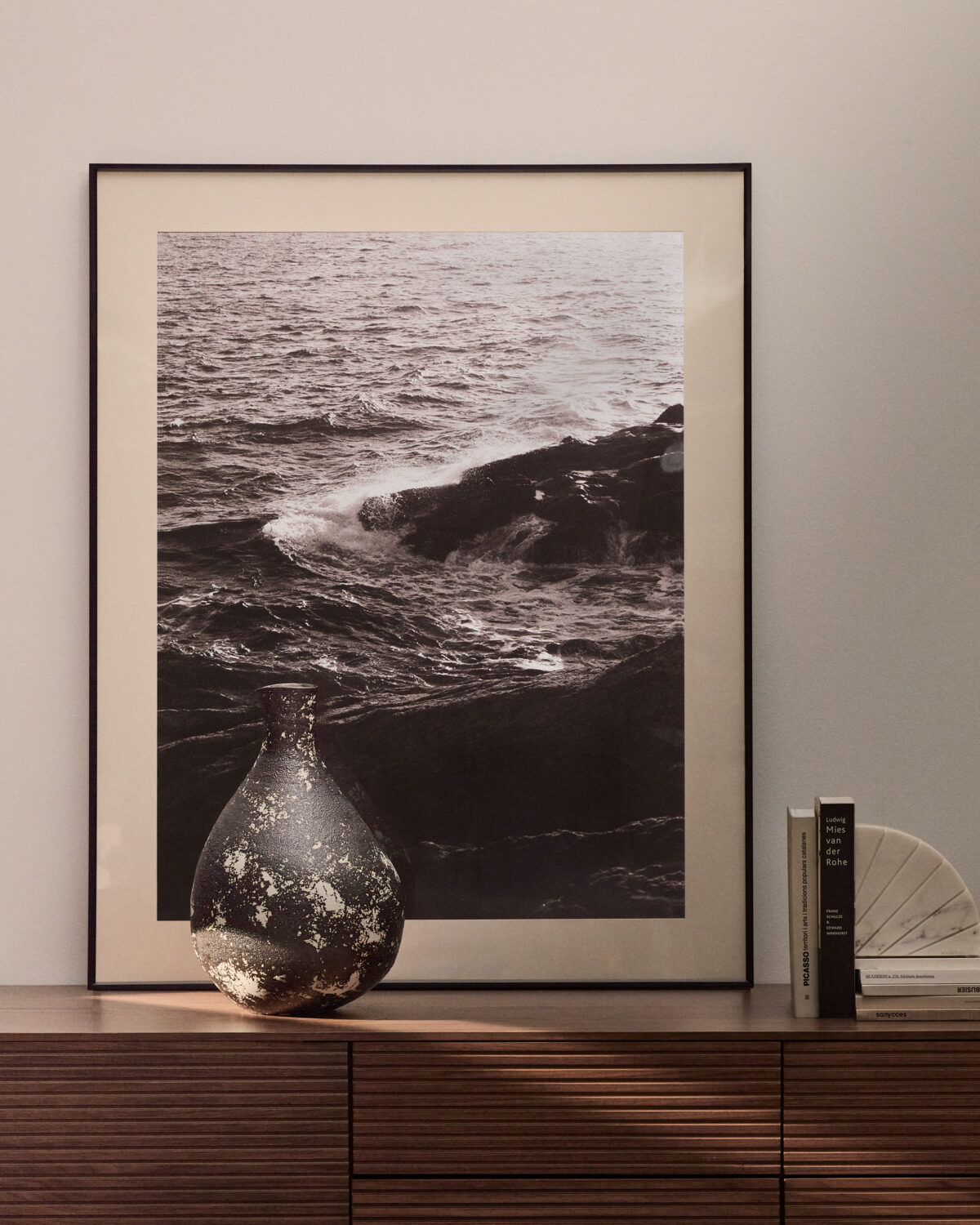 Kave Home Orelin vaas van zwart-wit keramiek 39 cm - Afbeelding 8