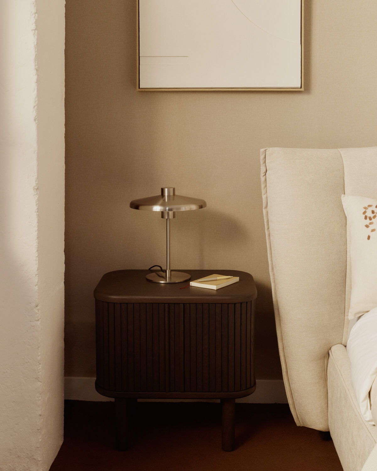 Kave Home Nuvira tafellamp van lichtgrijs geborsteld metaal - Afbeelding 8