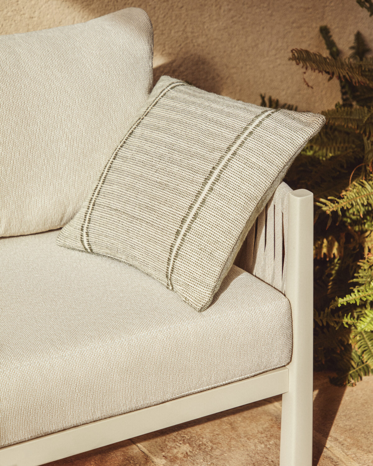 Kave Home Drati groene kussenhoes van 100% PET 45 x 45 cm - Afbeelding 2