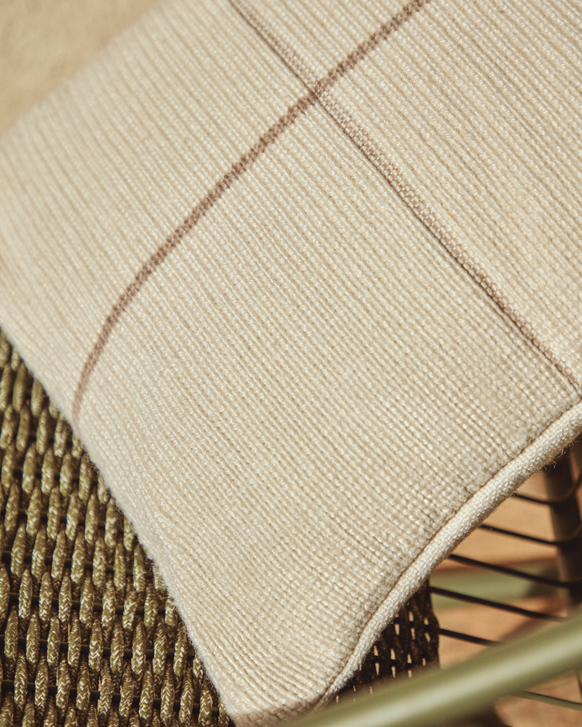 Kave Home Atima beige jacquard kussenhoes 100% PET 45 x 45 cm - Afbeelding 3