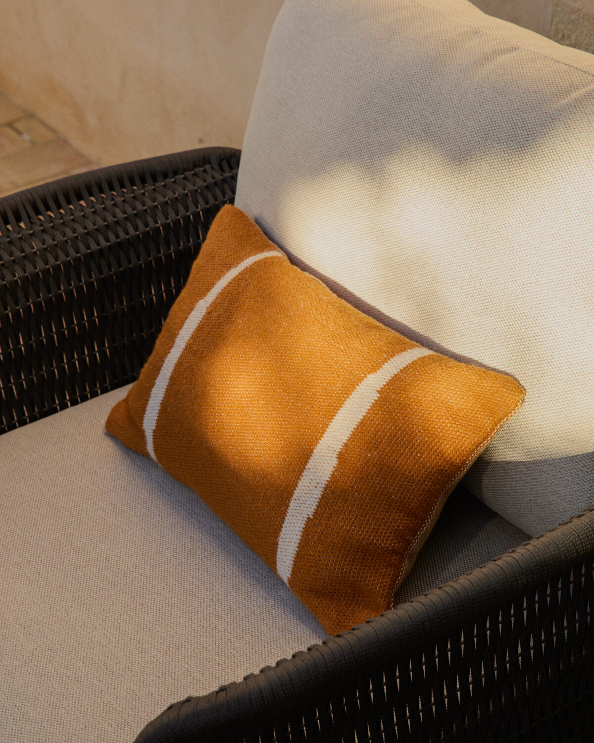 Kave Home Daila oranje kussenhoes met Ikat-dessin 100% PET 30 x 50 cm - Afbeelding 2