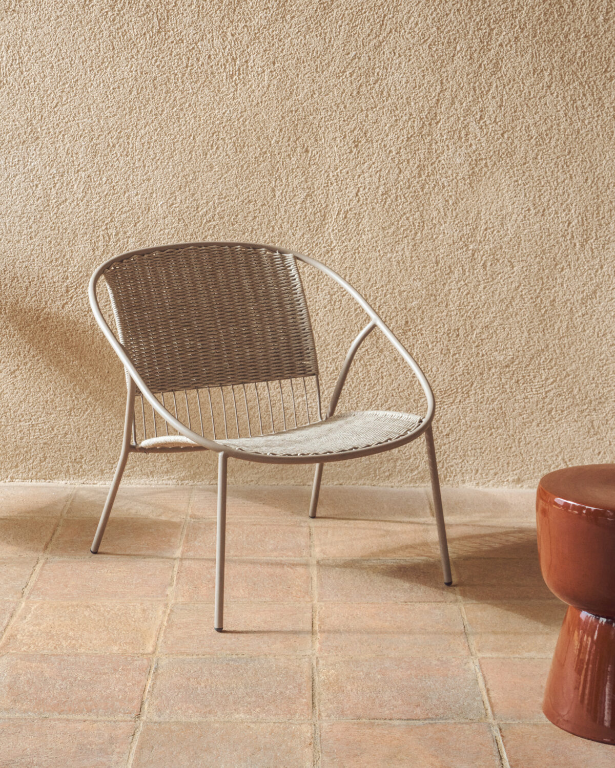 Kave Home Stapelbare Atrani fauteuil van gegalvaniseerd staal en taupekleurig touw - Afbeelding 2