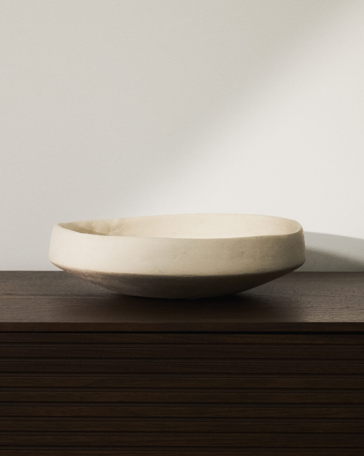 Kave Home Middenschaal Mireni van papier-maché beige Ø 29 cm - Afbeelding 7