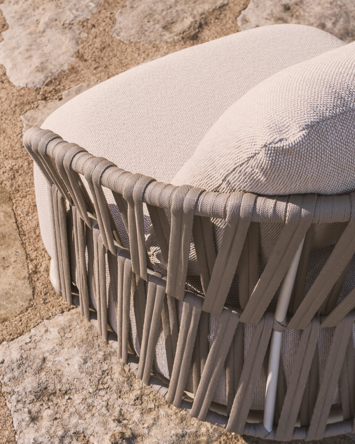 Kave Home Osani geronde module van ecru aluminium en taupe touw 167 cm - Afbeelding 3