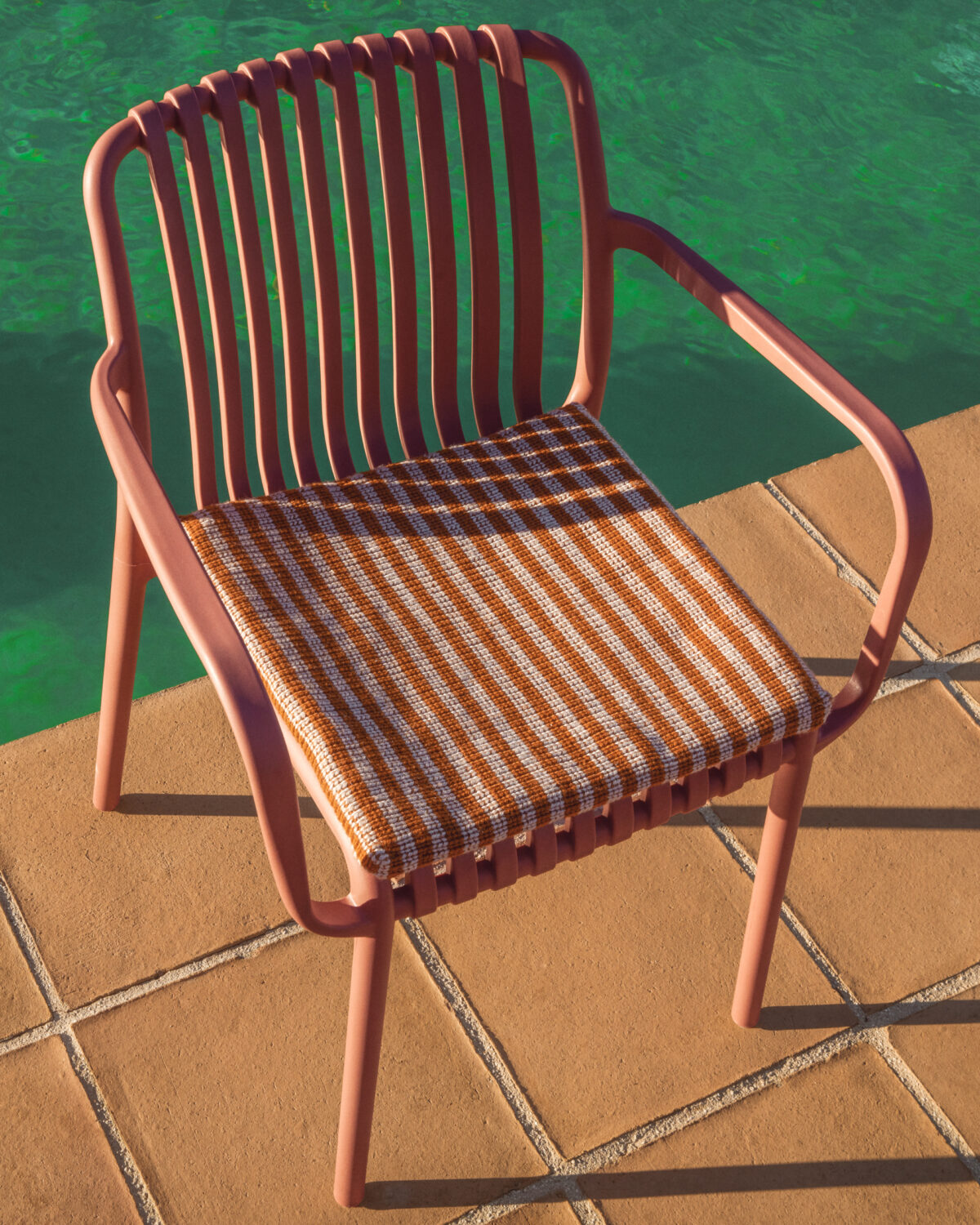 Kave Home Dirome oranje gestreepte stoelkussen 100% PET 40 x 40 cm - Afbeelding 2